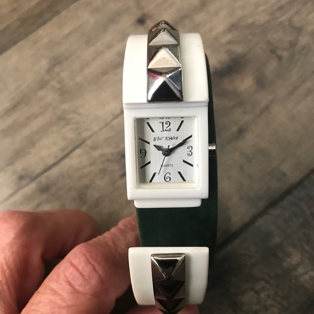 Betty Johnson White Bracelet Vintage